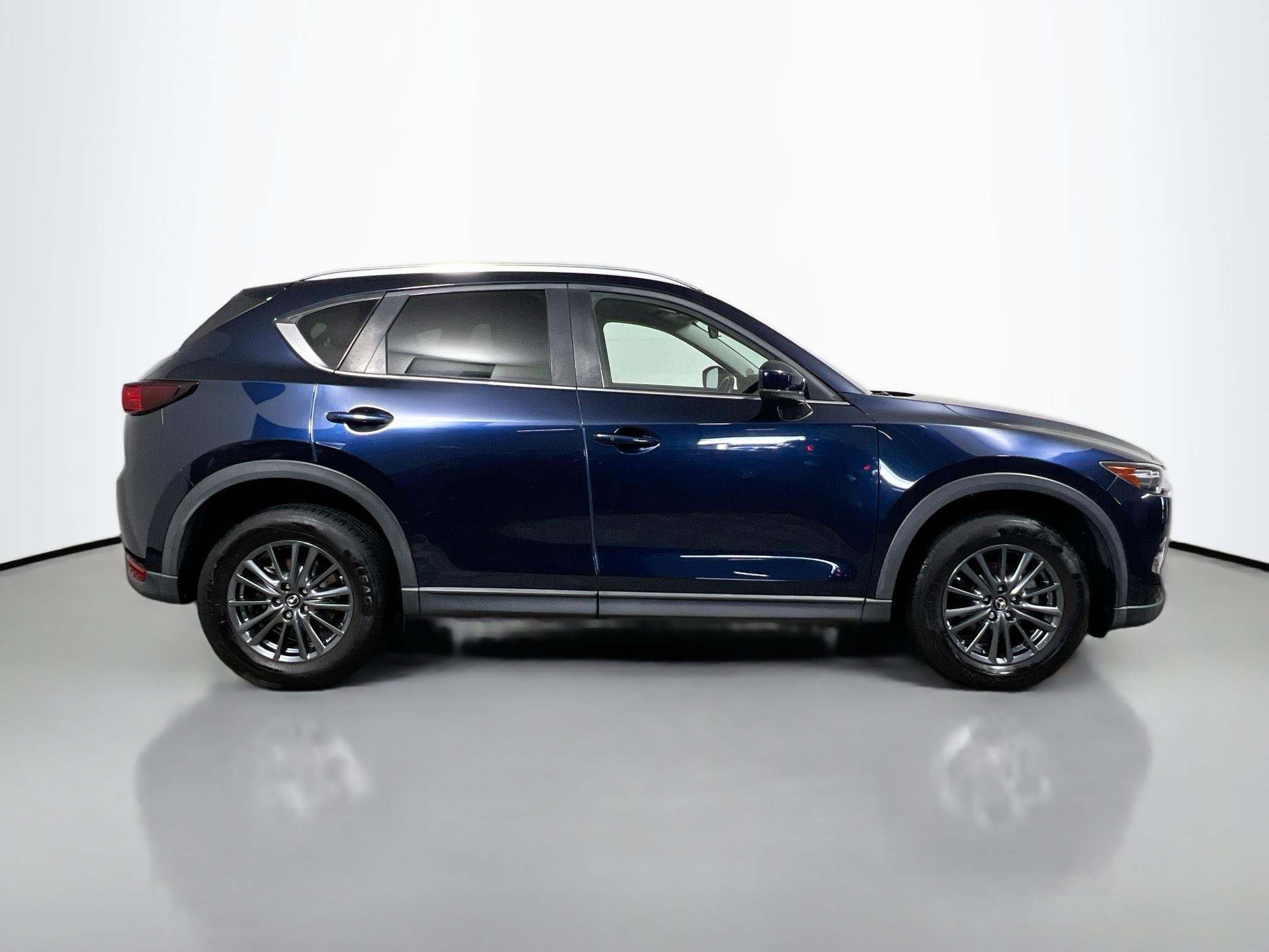 Used 2019 MAZDA CX-5 Touring FWD image 3