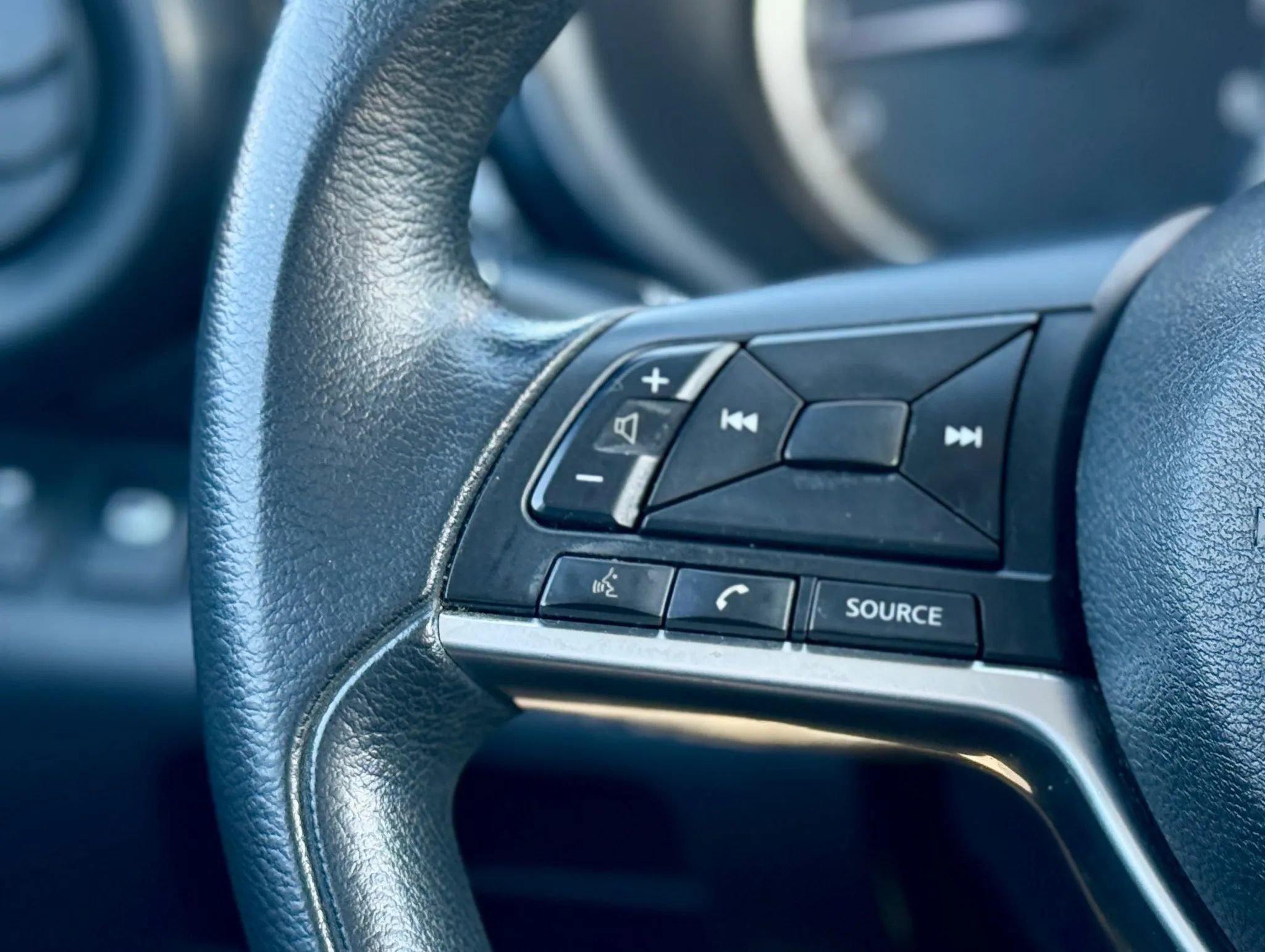 Used 2018 Nissan Kicks S image 17