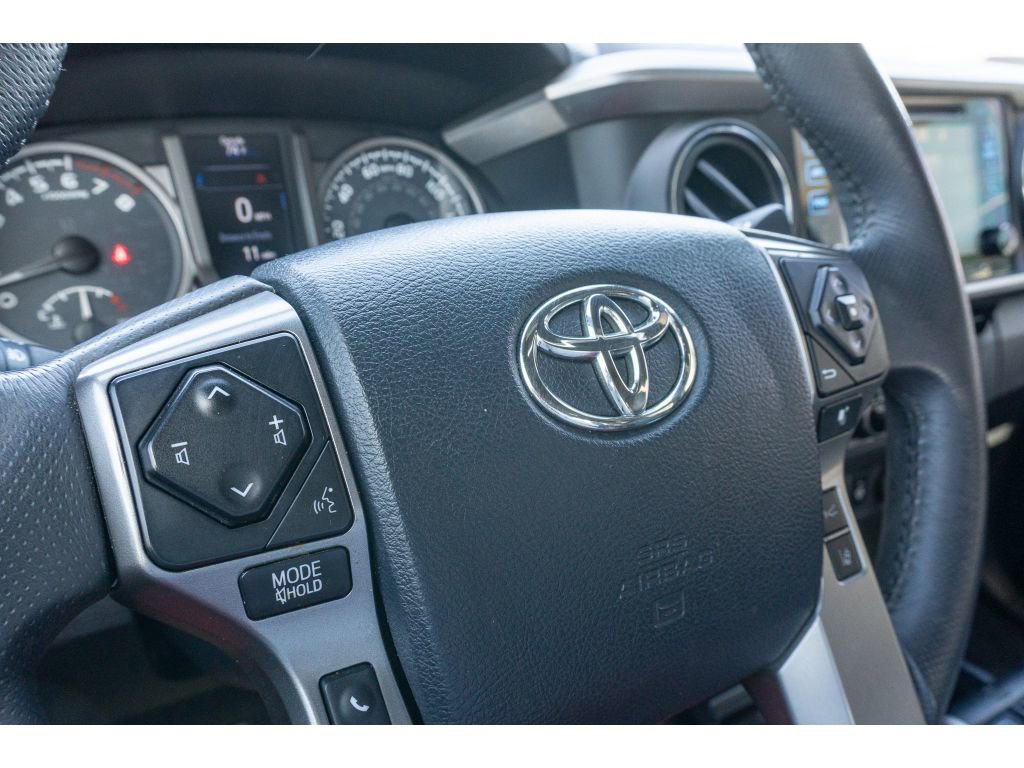 Used 2018 Toyota Tacoma Limited RWD image 30