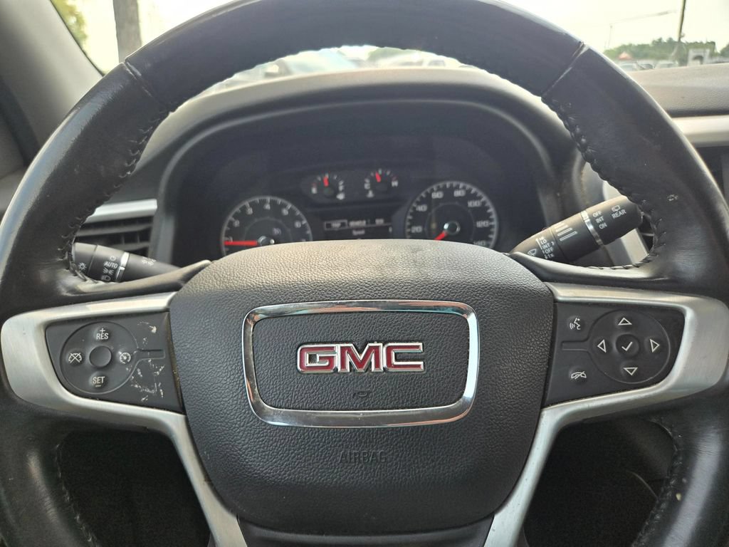 Used 2019 GMC Acadia SLE w/ LPO, Black Accent Package FWD image 9