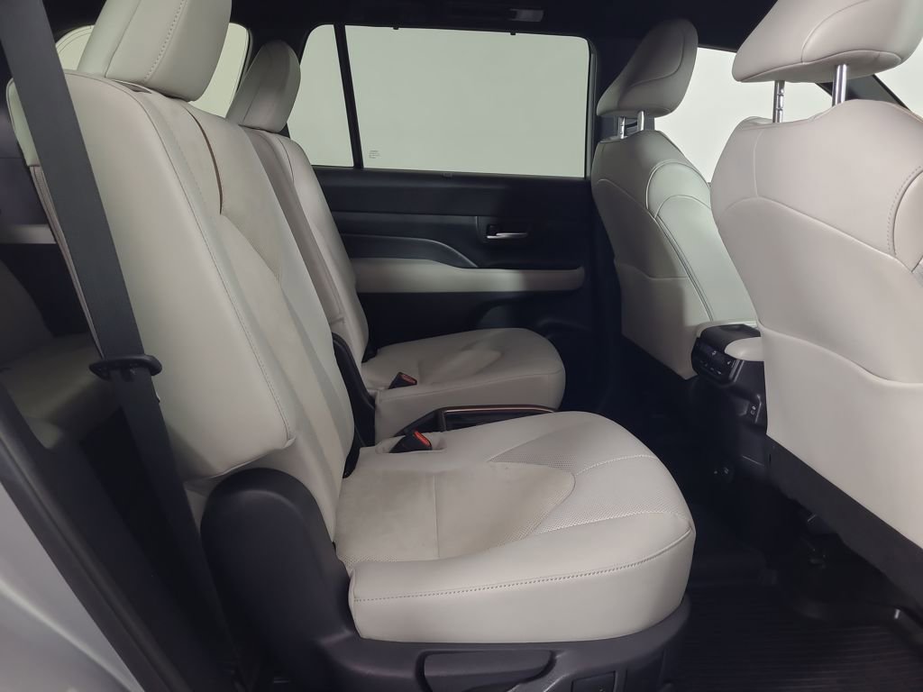 Used 2024 Toyota Grand Highlander AWD Hybrid image 20