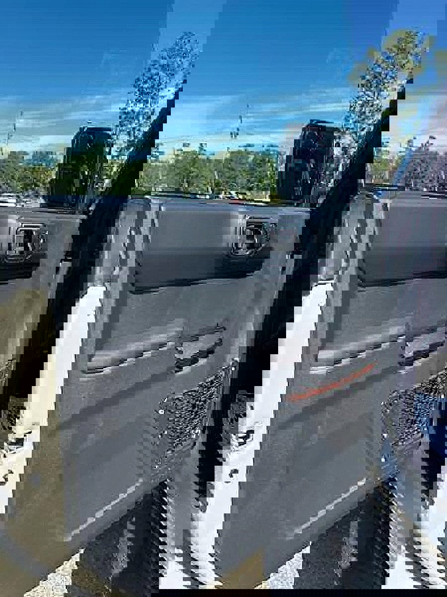 New 2025 Ford Bronco Raptor image 14