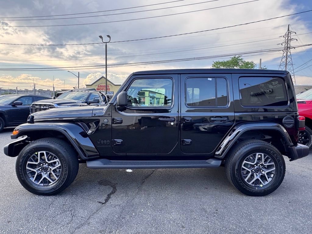 New 2026 Jeep Wrangler Unlimited Sahara AWD/4WD image 4