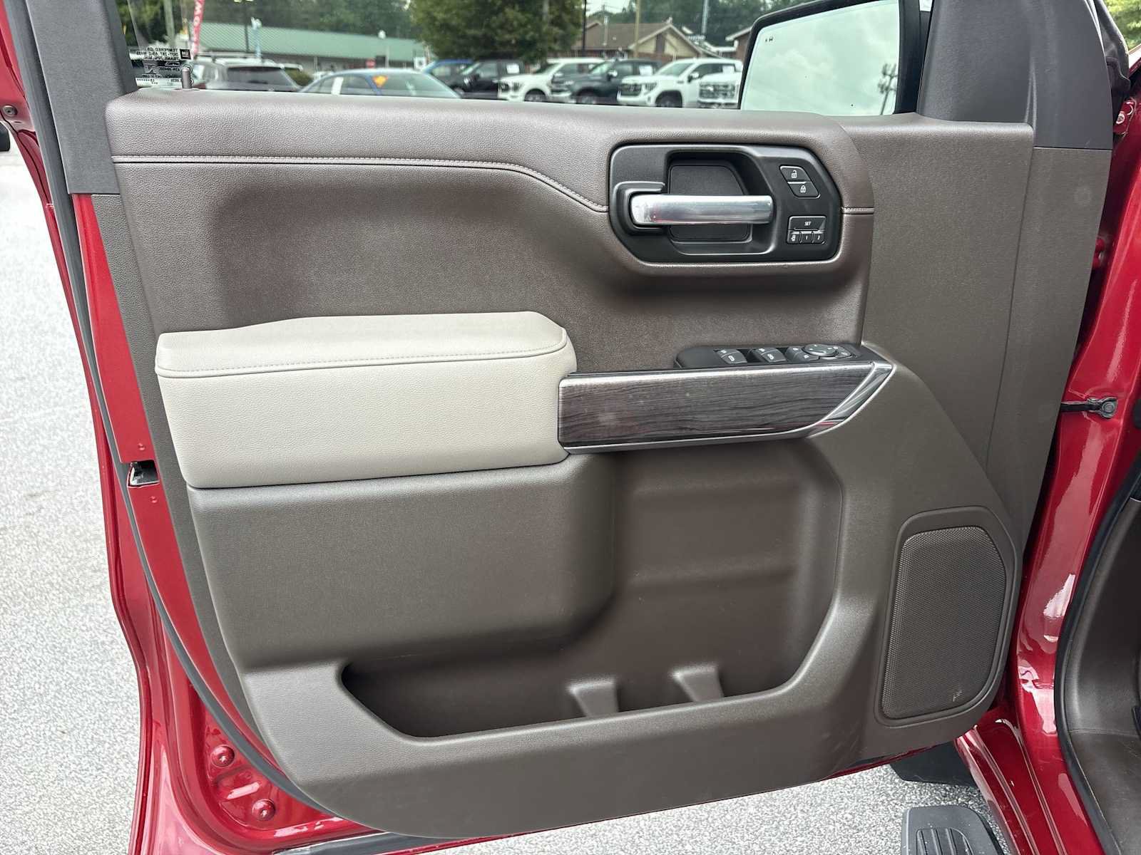 Used 2019 Chevrolet Silverado 1500 LTZ w/ LTZ Plus Package AWD/4WD image 21