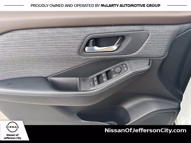 Used 2023 Nissan Rogue SV AWD/4WD image 11