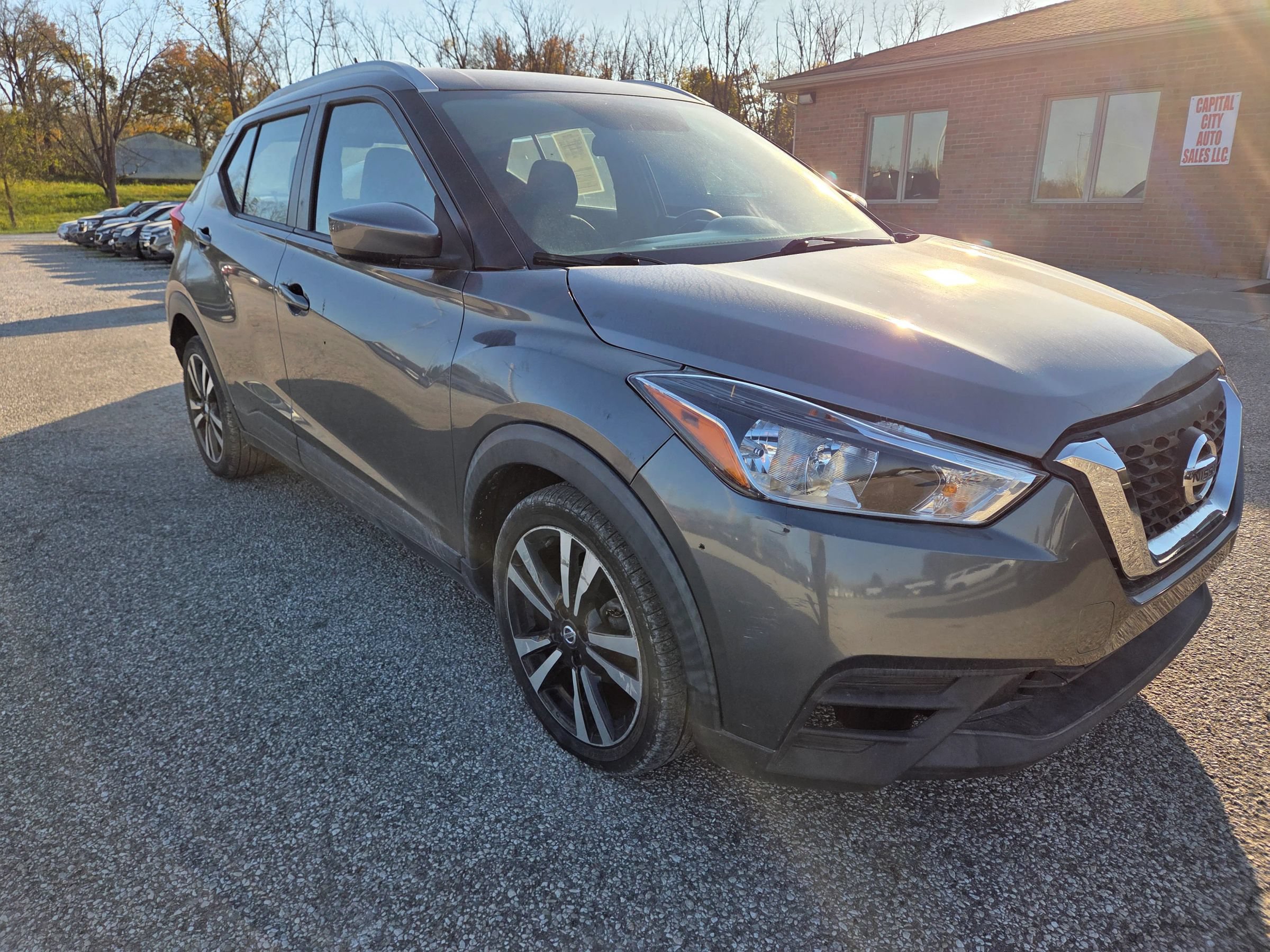 Used 2019 Nissan Kicks SV FWD image 3