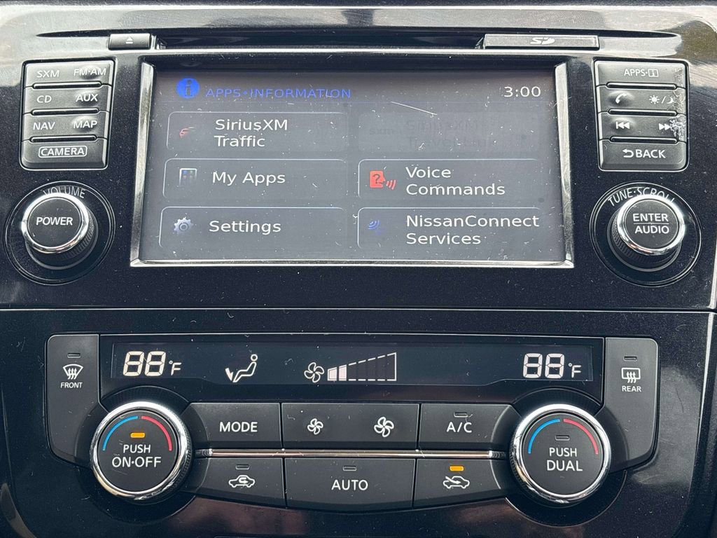 Used 2016 Nissan Rogue SL image 28