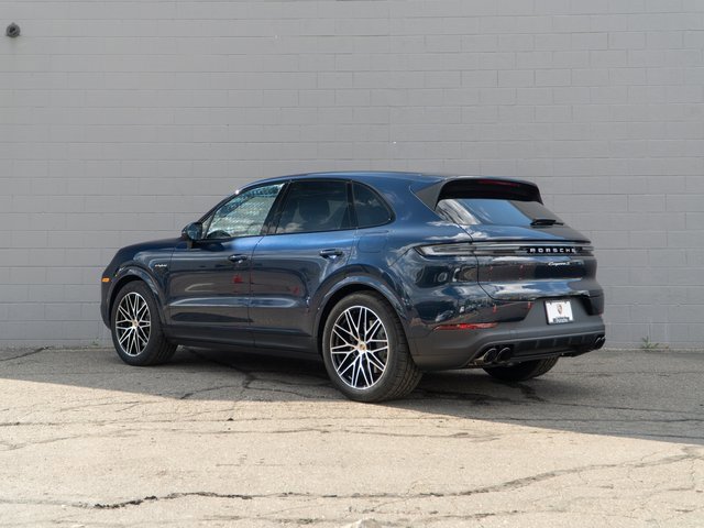 New 2026 Porsche Cayenne S image 3