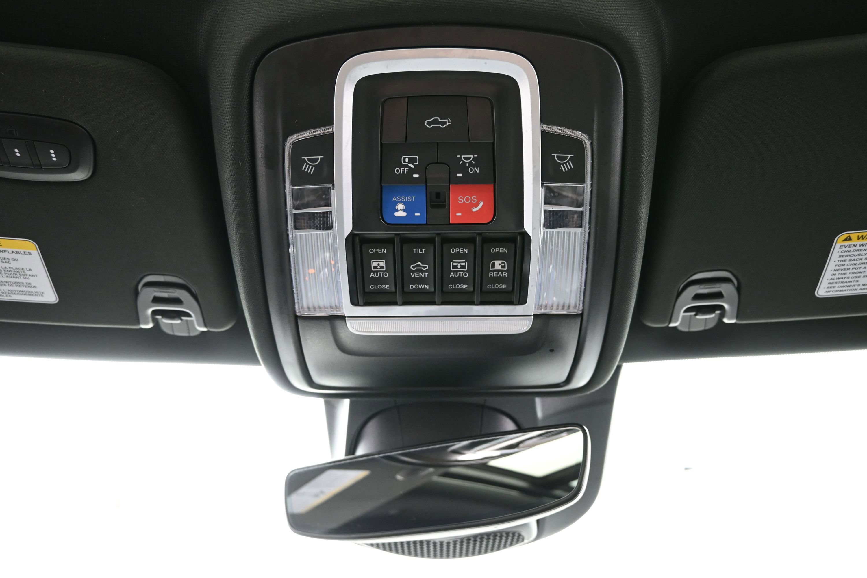 Used 2024 RAM 1500 Laramie AWD/4WD image 28