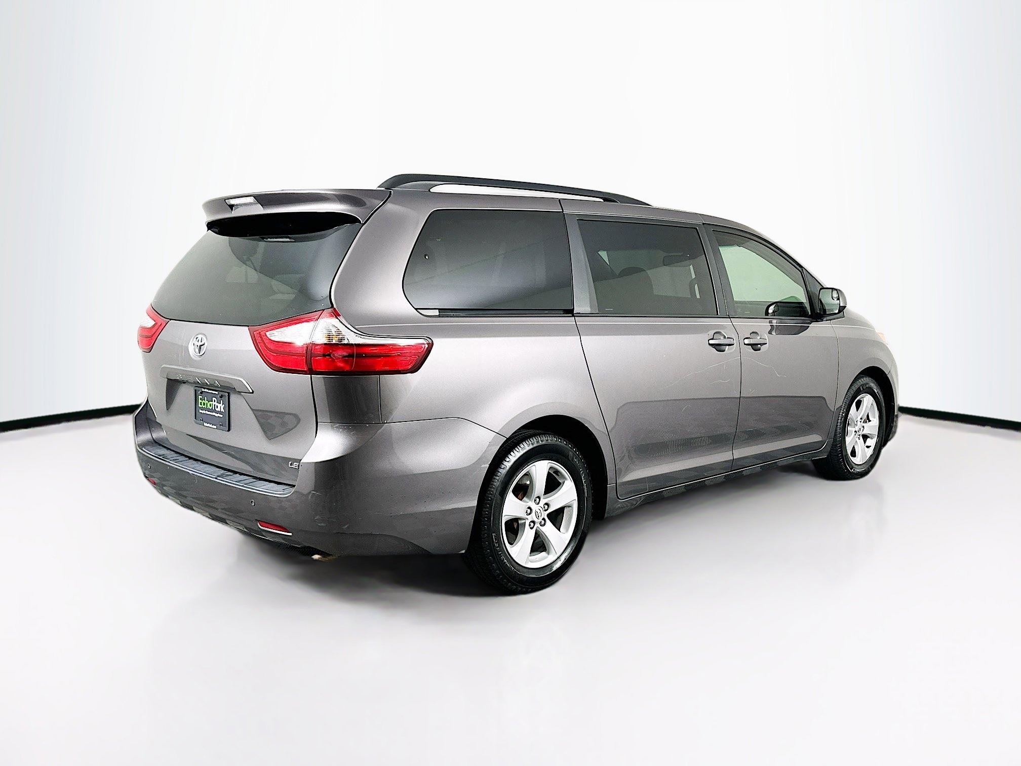 Used 2015 Toyota Sienna LE FWD image 9