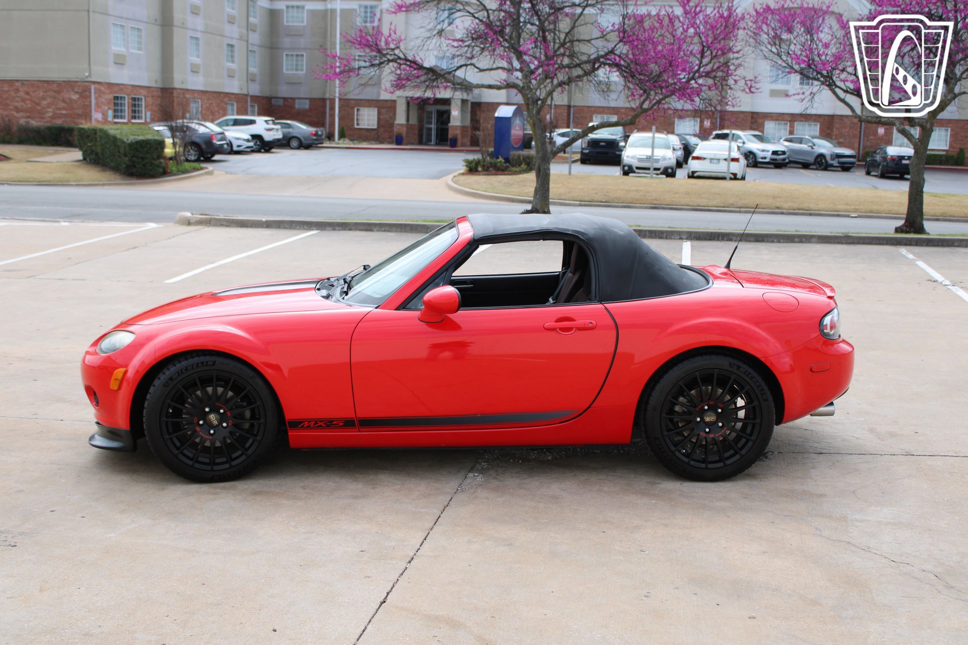 Used 2006 MAZDA MX-5 Miata Sport RWD image 6