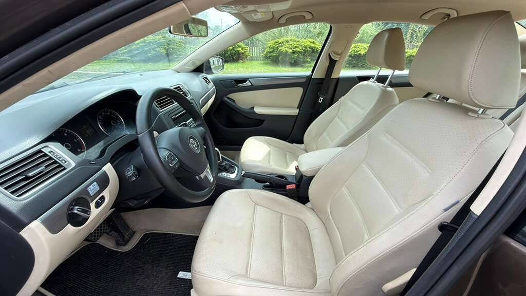 Used 2013 Volkswagen Jetta TDI image 12