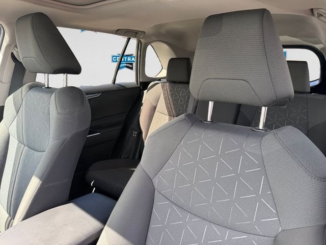 Used 2021 Toyota RAV4 XLE w/ Convenience Package AWD/4WD image 15
