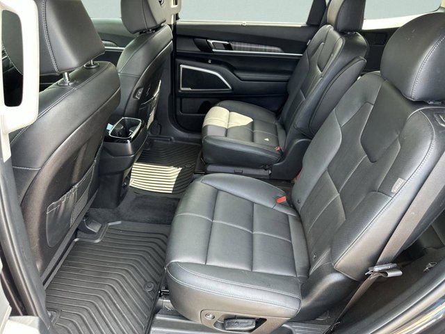 Used 2025 Kia Telluride EX w/ EX Captain's Chair Package FWD image 14