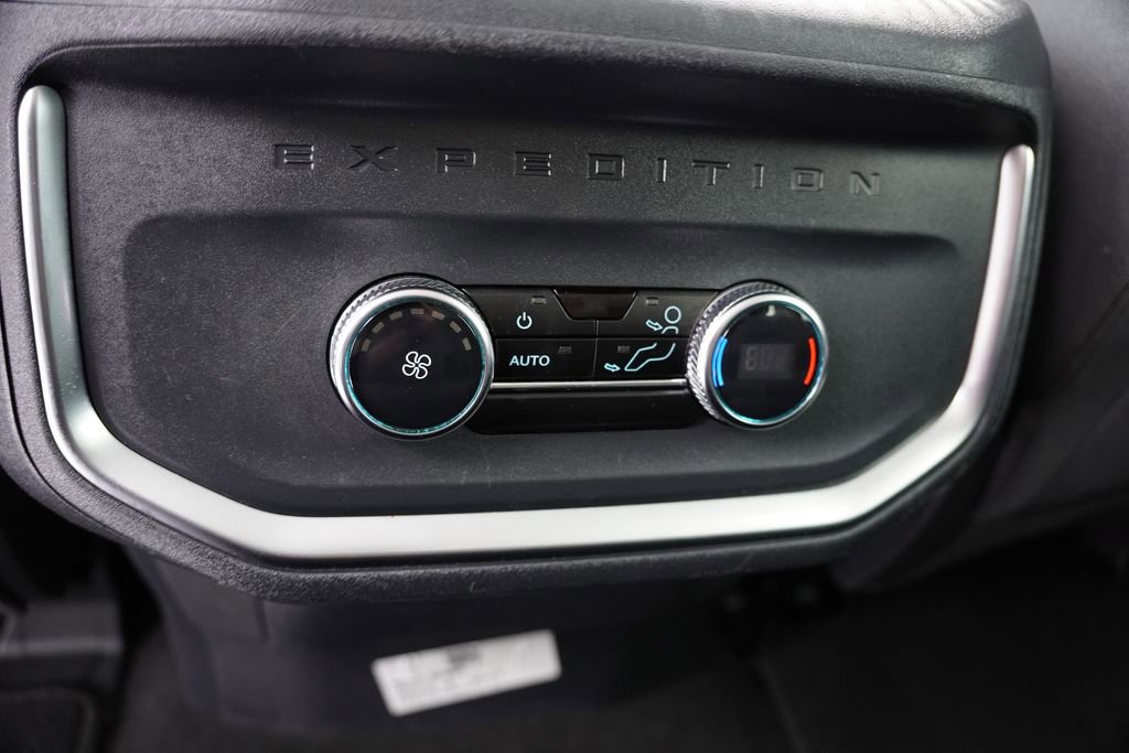 Certified 2025 Ford Expedition Active image 20