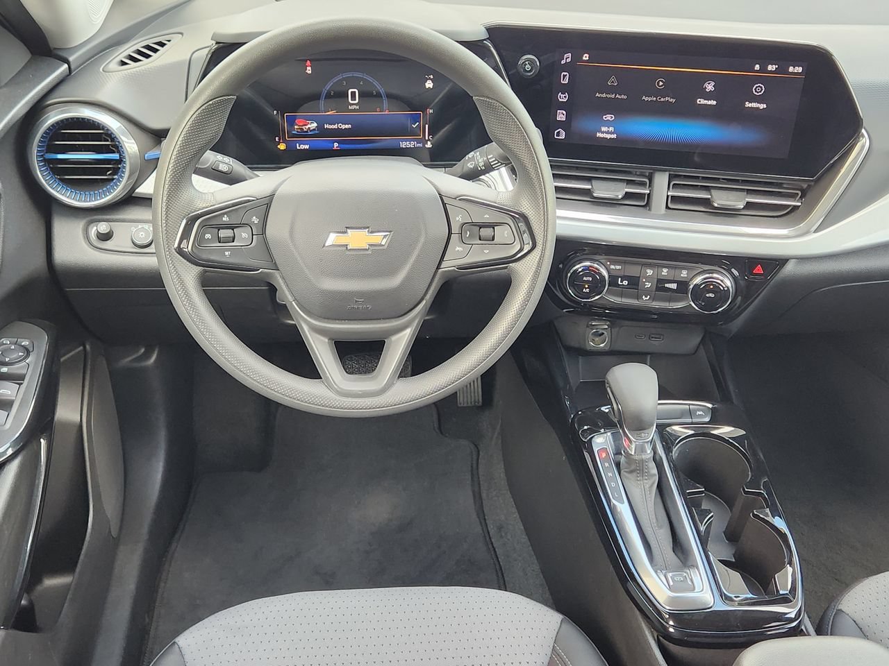 Used 2024 Chevrolet Trax LT FWD image 25
