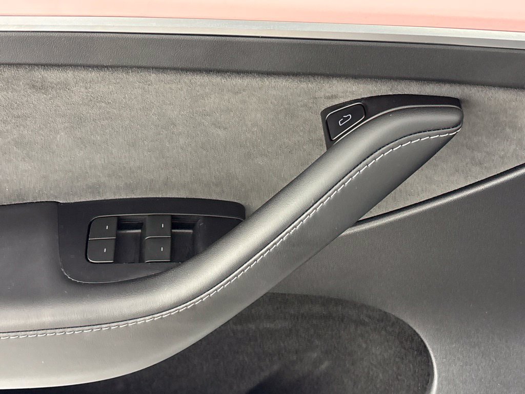 Used 2024 Tesla Model Y Performance AWD/4WD image 24