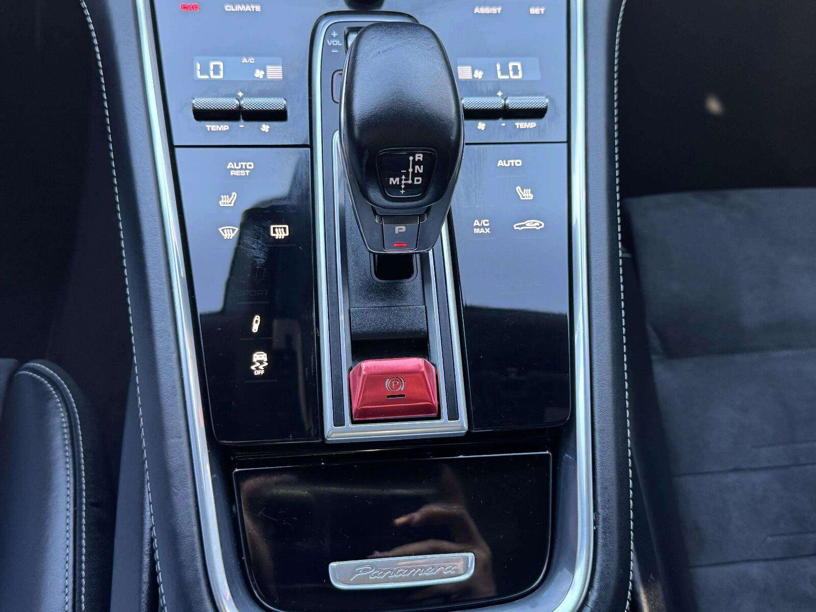 Used 2020 Porsche Panamera GTS AWD/4WD image 33