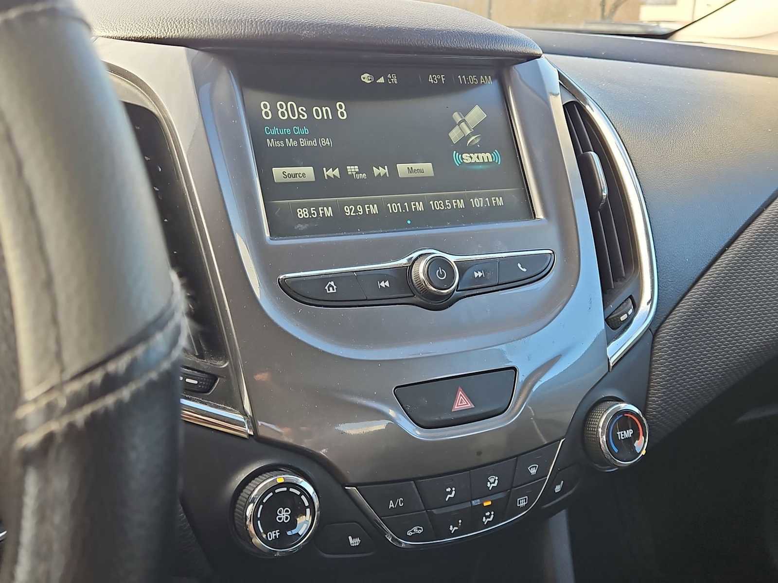 Used 2017 Chevrolet Cruze LT w/ Convenience Package image 26