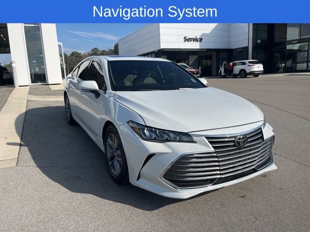 Used 2019 Toyota Avalon Limited image 3