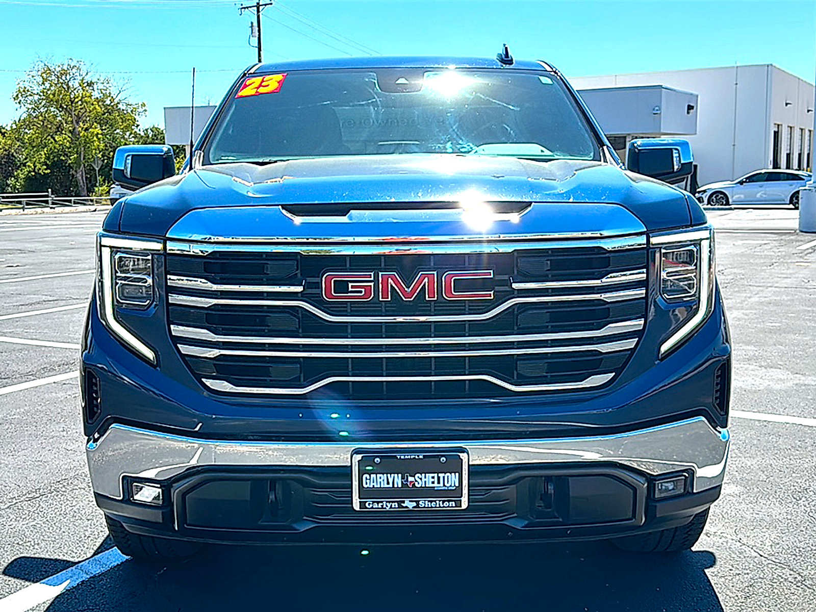 Used 2023 GMC Sierra 1500 SLT AWD/4WD image 11