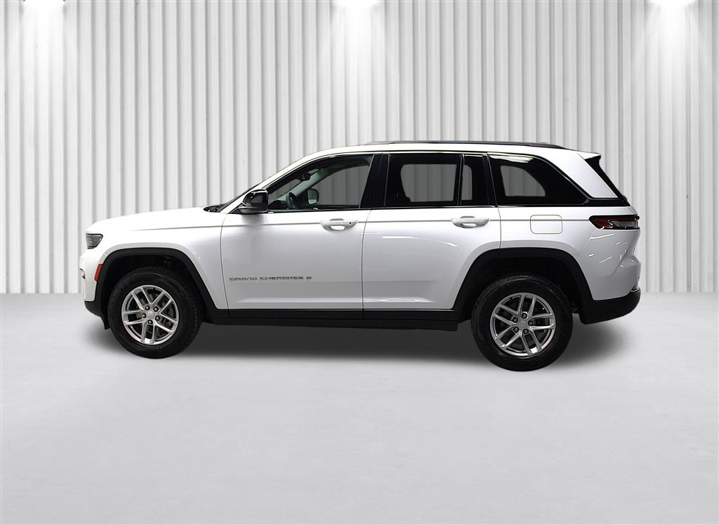Certified 2023 Jeep Grand Cherokee Laredo X AWD/4WD image 7