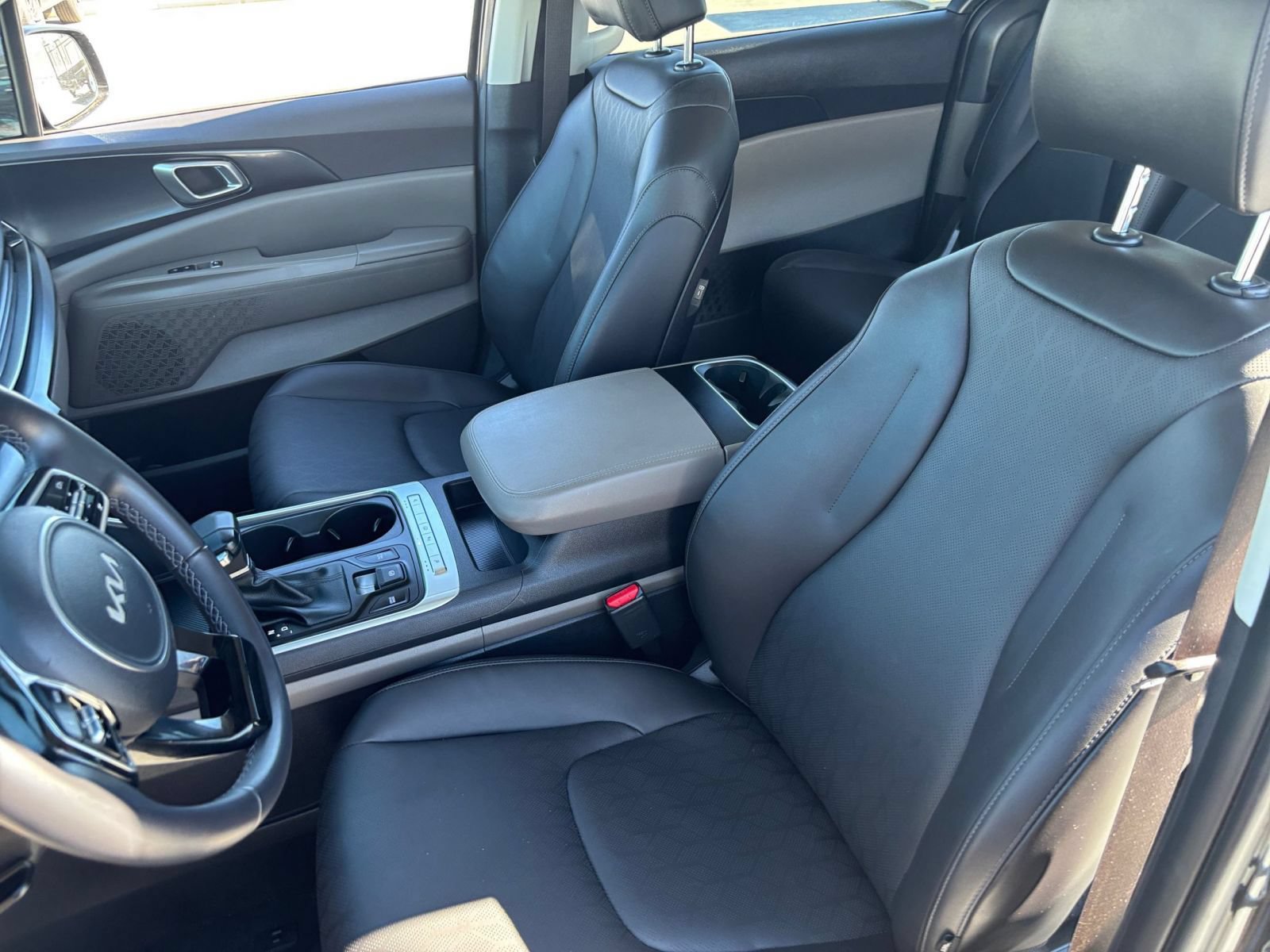 Used 2026 Kia Carnival FWD image 39