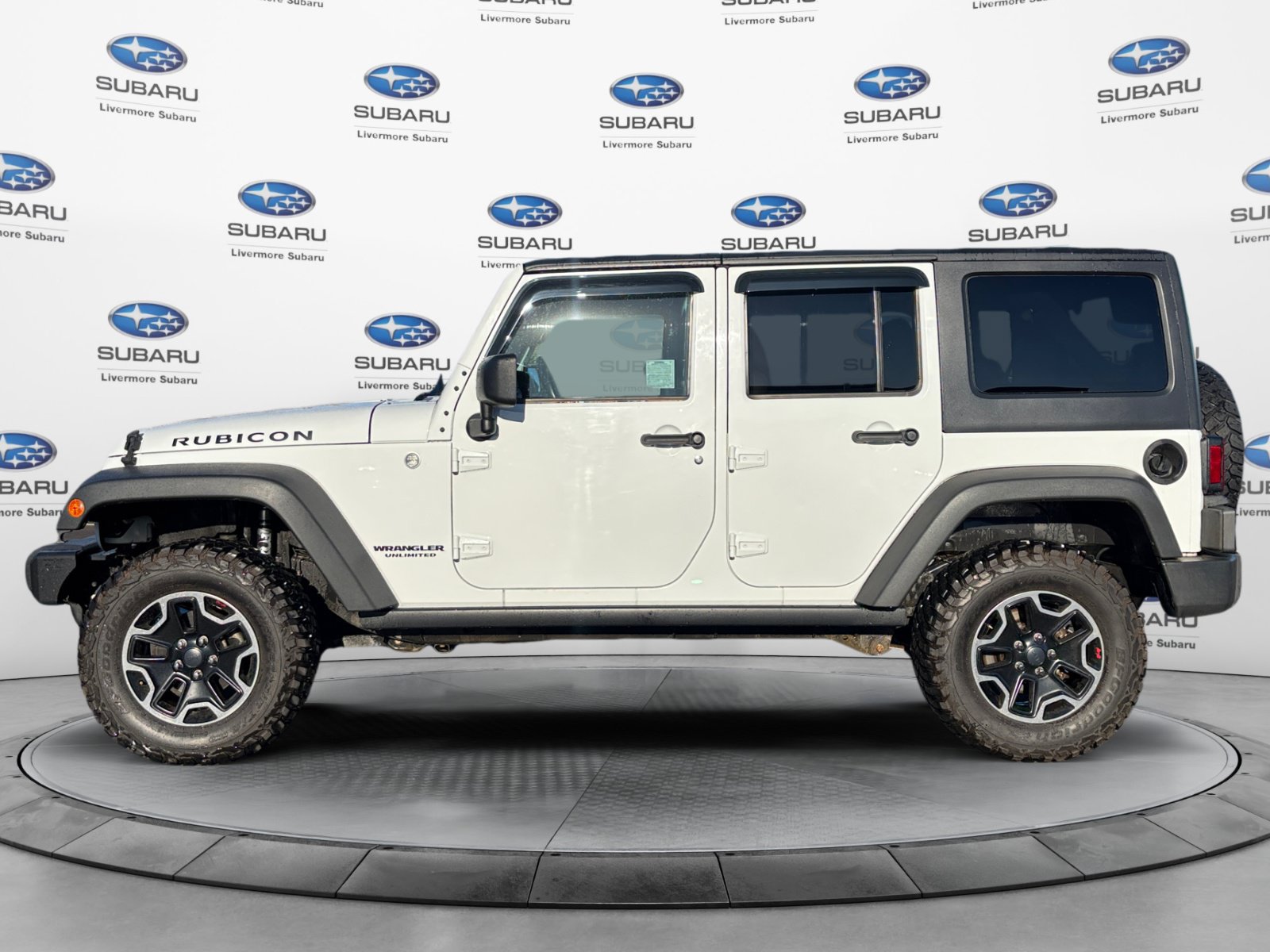 Used 2012 Jeep Wrangler Unlimited Rubicon w/ Connectivity Group AWD/4WD image 3