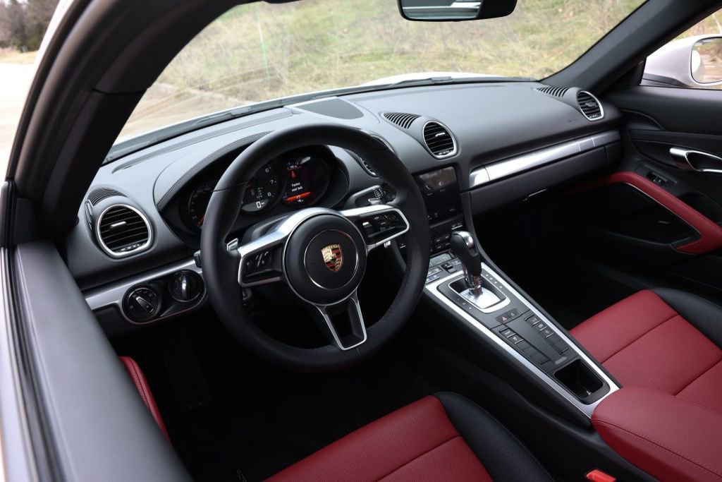 Used 2025 Porsche 718 Cayman image 6