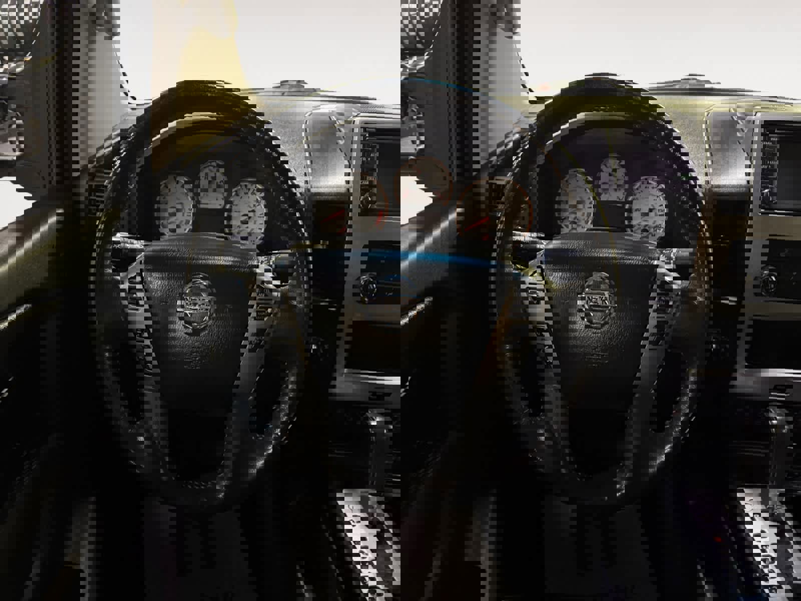 Used 2015 Nissan Titan PRO-4X w/ Pro-4x Luxury Package image 12