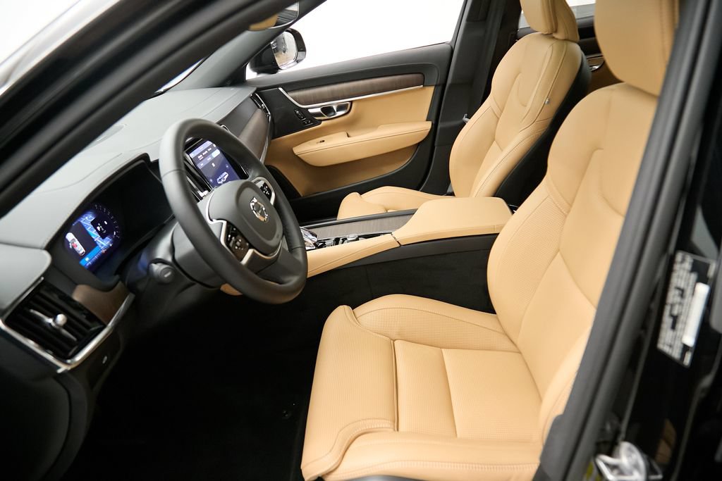 Certified 2025 Volvo V90 B6 Cross Country Ultra AWD/4WD image 15