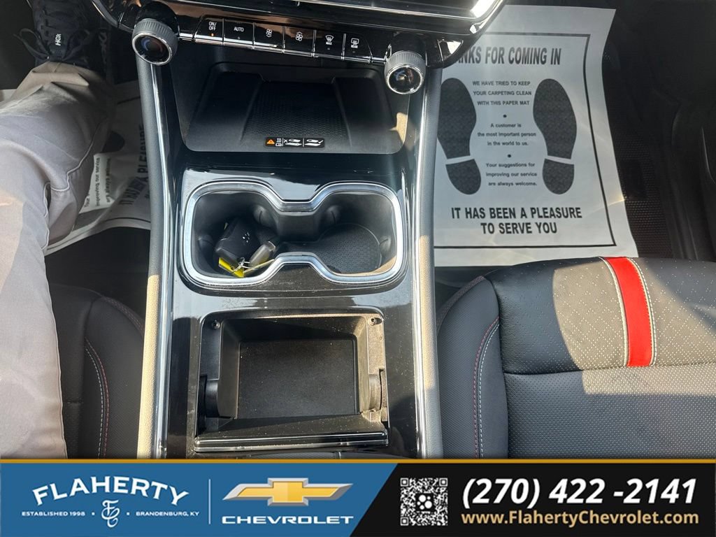 Used 2026 Chevrolet Traverse RS w/ LPO, Floor Liner Package AWD/4WD image 28