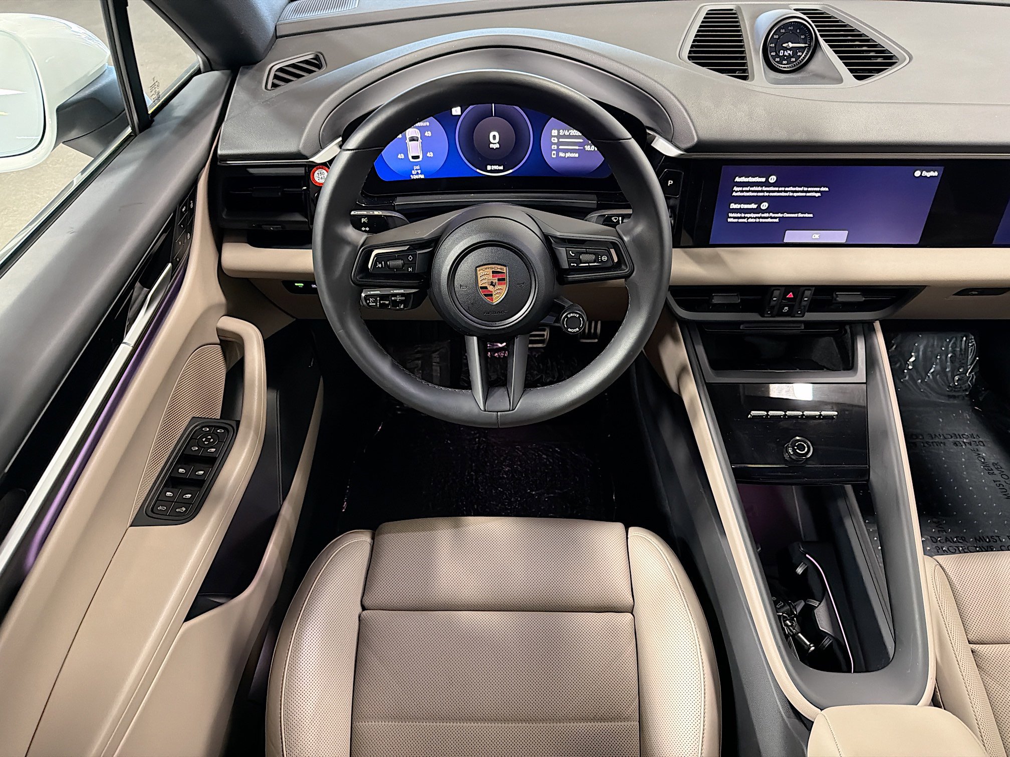 Certified 2025 Porsche Macan 4S Electric image 17