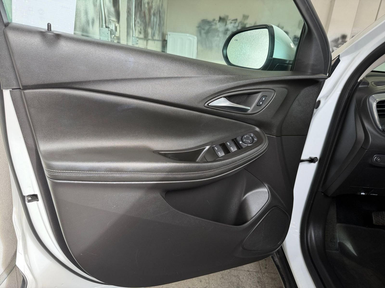 Used 2025 Buick Encore GX Preferred image 20