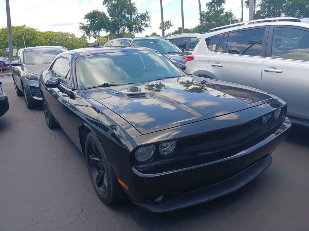 Used 2013 Dodge Challenger R/T RWD image 2