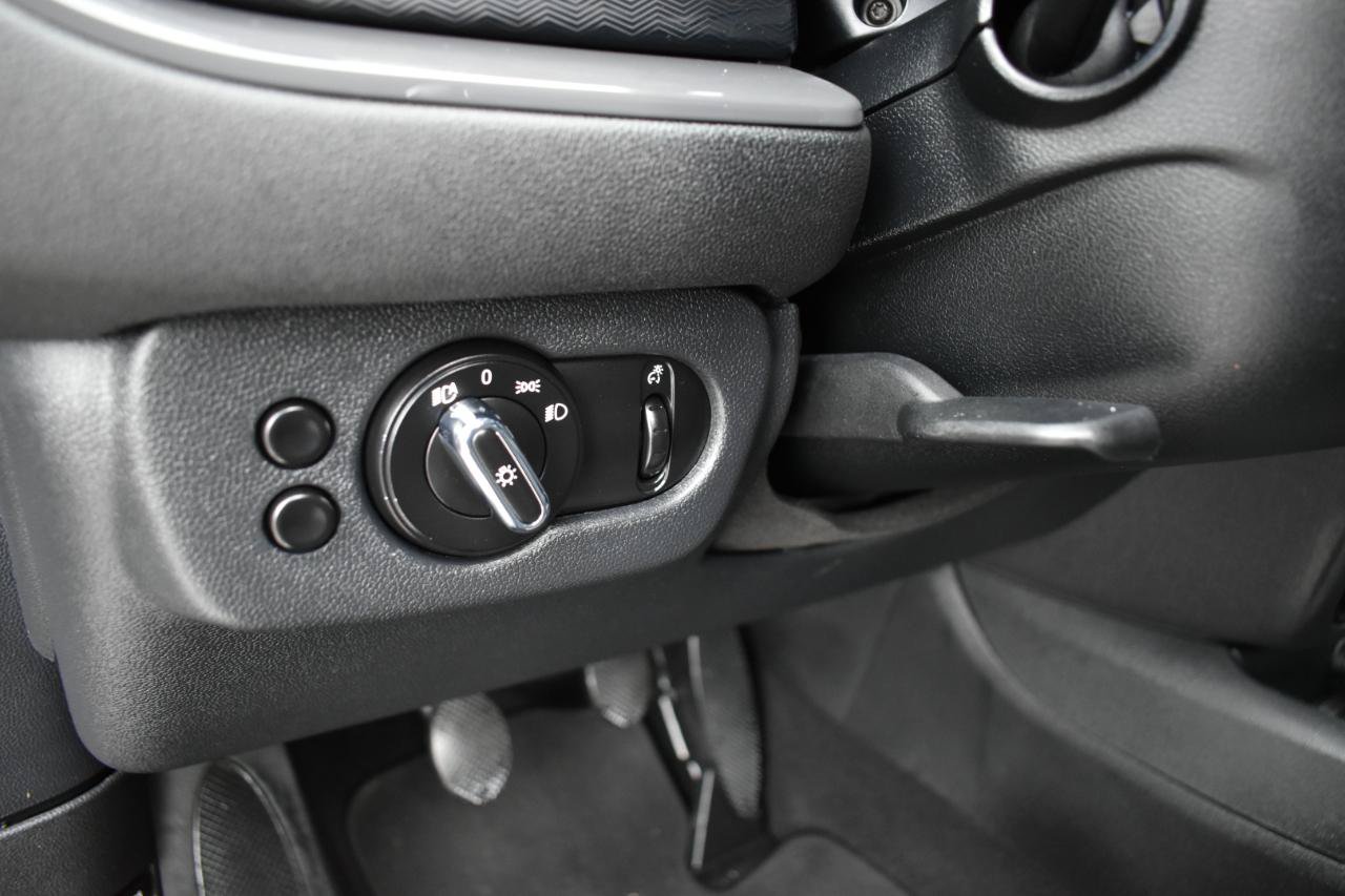 Used 2016 MINI Cooper Clubman FWD image 41