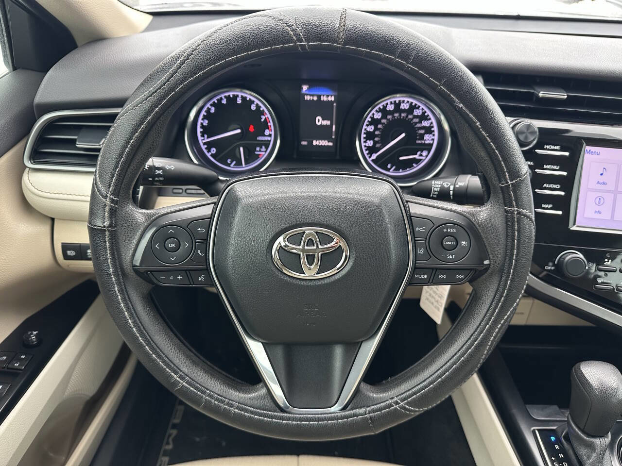 Used 2020 Toyota Camry LE image 15