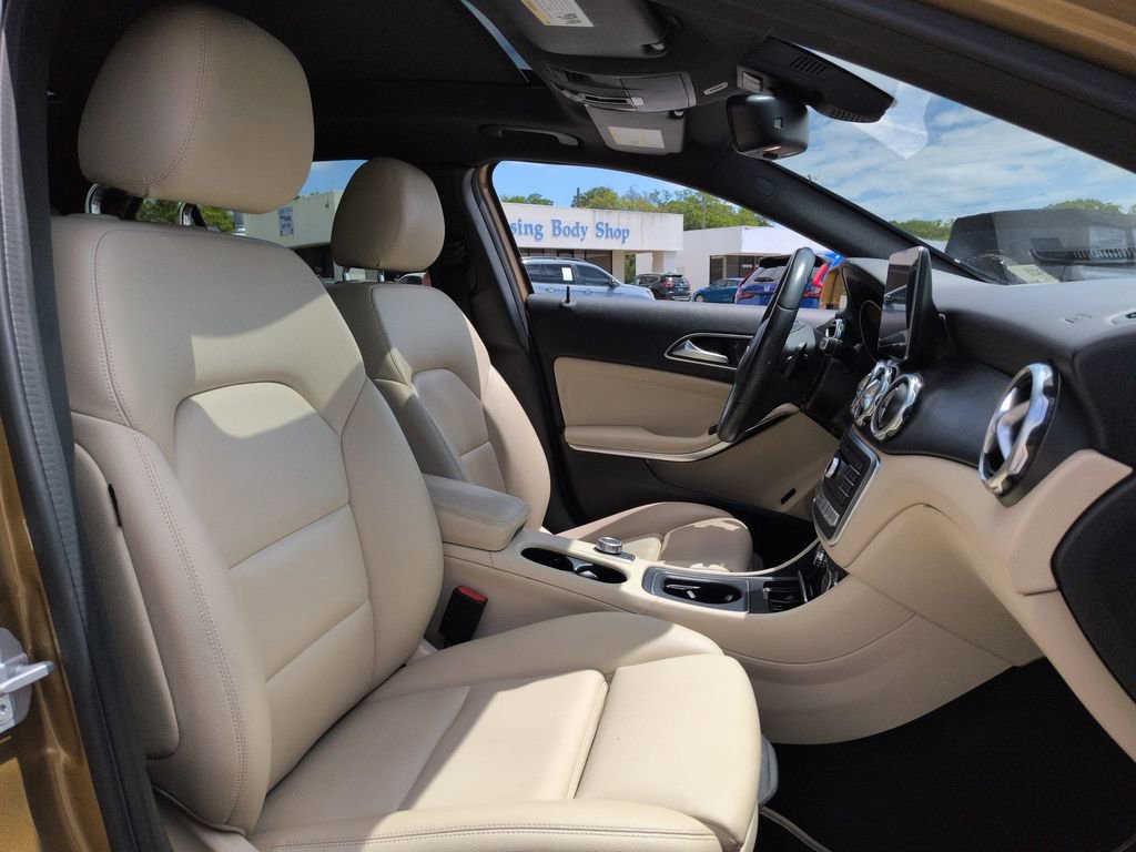 Used 2018 Mercedes-Benz GLA 250 4MATIC w/ Premium Package image 29