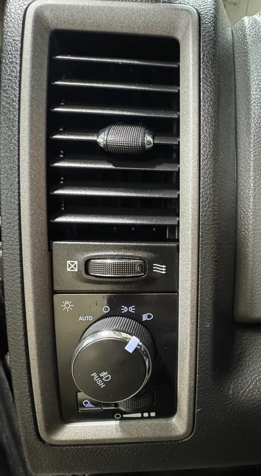 Used 2018 RAM 1500 Express w/ Express Value Package AWD/4WD image 18