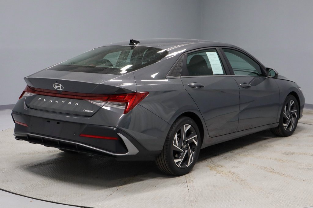 Certified 2024 Hyundai Elantra Limited image 13