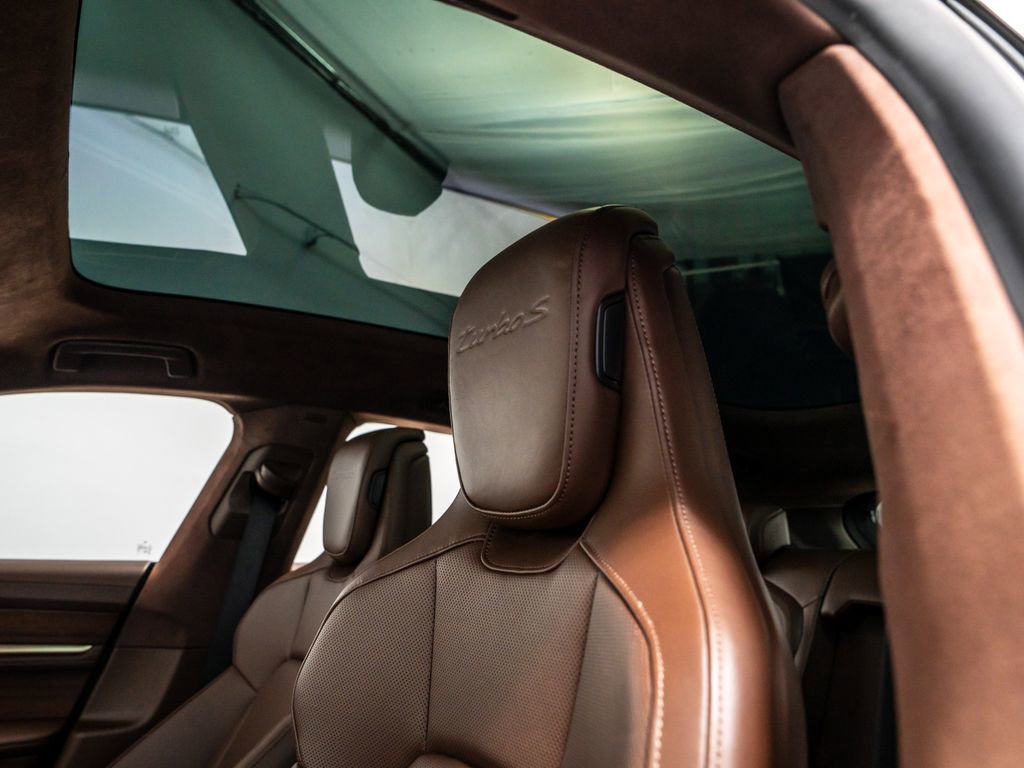 Used 2022 Porsche Taycan Turbo S image 28