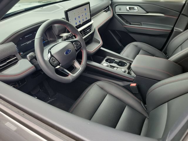 Used 2026 Ford Explorer ST-Line w/ ST-Line Street Pack RWD image 3