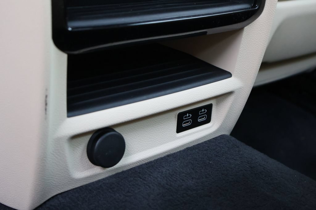 Used 2023 BMW 530i w/ Premium Package RWD image 48