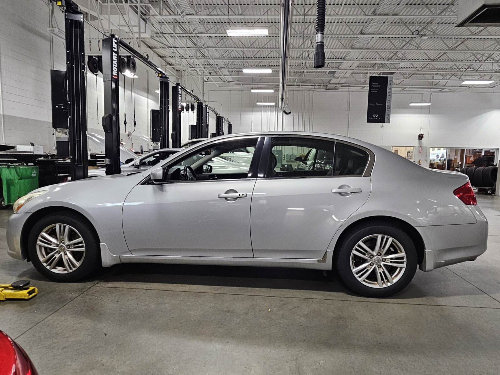 Used 2013 INFINITI G37 x w/ Premium Pkg image 9