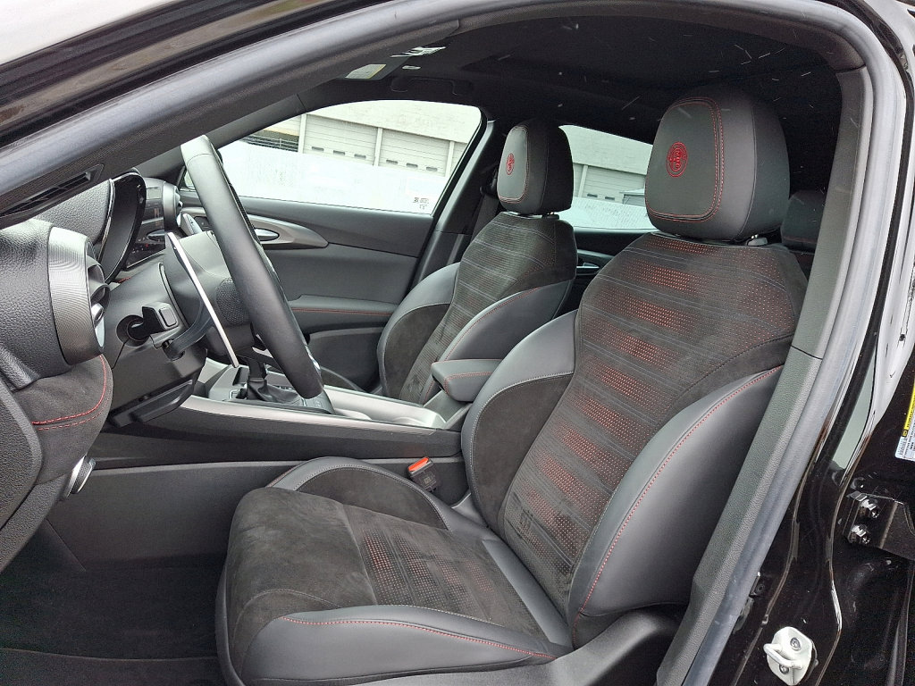 Used 2024 Alfa Romeo Tonale Veloce image 24