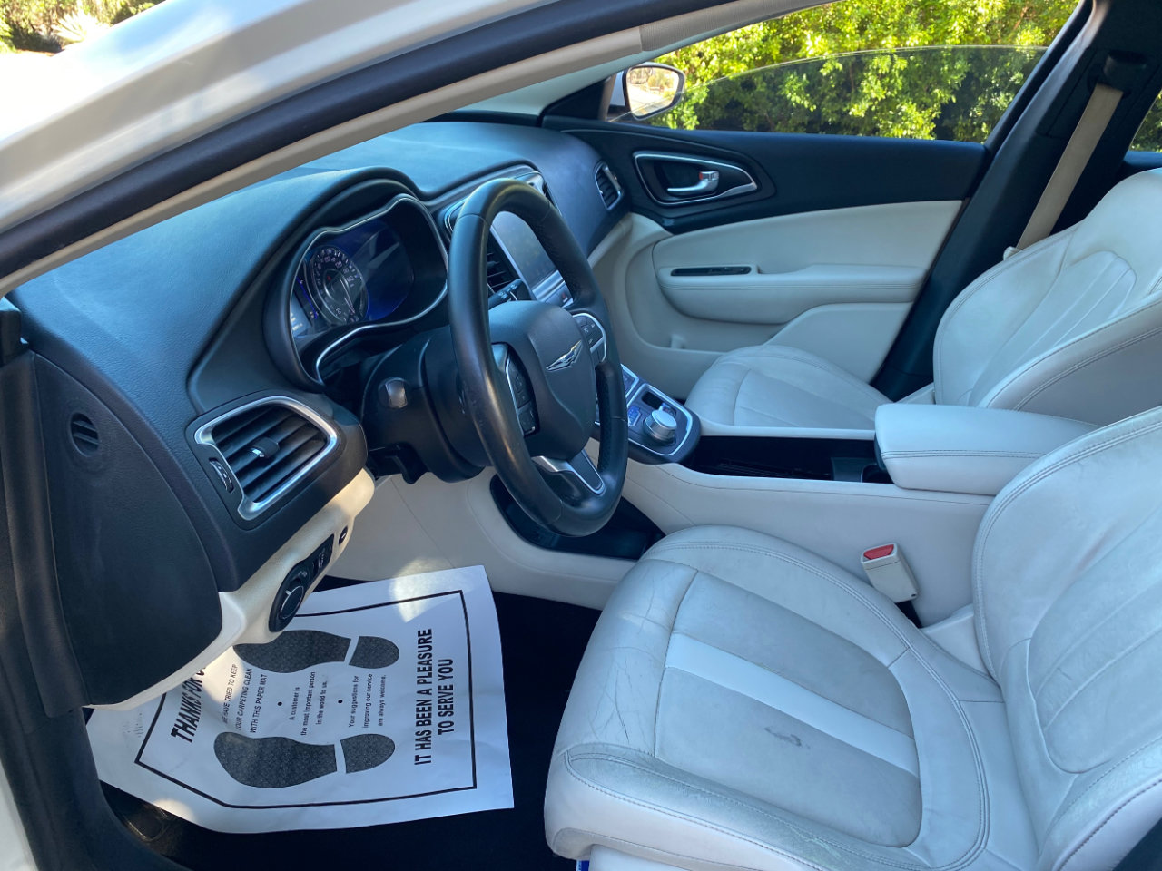 Used 2017 Chrysler 200 Limited Platinum image 29