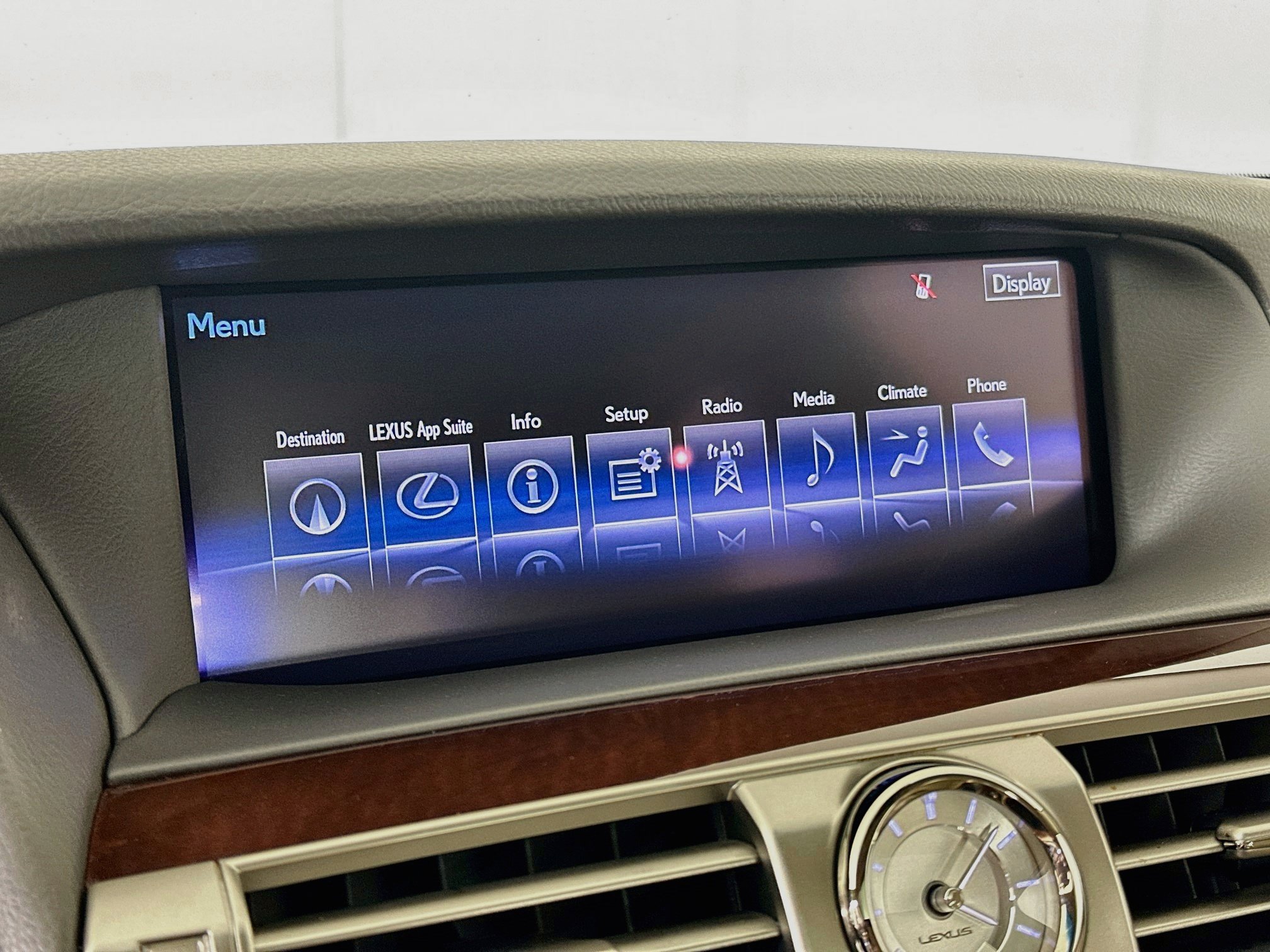 Used 2015 Lexus LS 460 w/ Comfort Package RWD image 21
