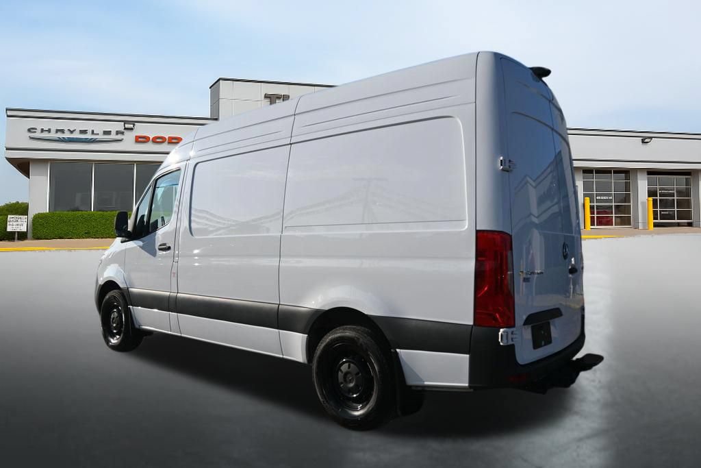 Used 2025 Mercedes-Benz Sprinter 2500 image 3