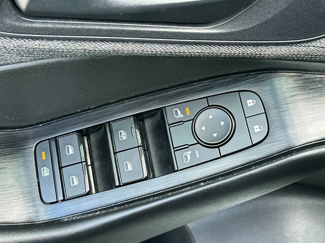 Used 2023 Nissan Rogue S image 13