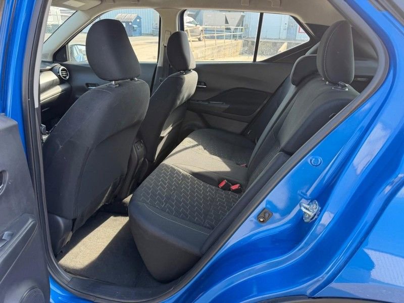 Used 2023 Nissan Kicks SV image 6